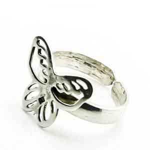 A simple butterfly ring
