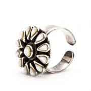 Flower design silver ring