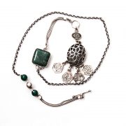 Silver necklace with Agate stone with a geometric shaped pendant
